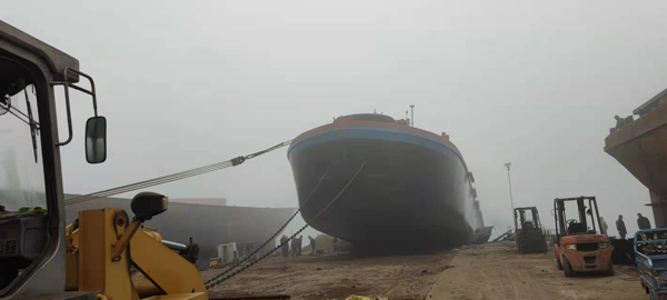 恭喜李老板船只下河，船號(hào)（四航258）